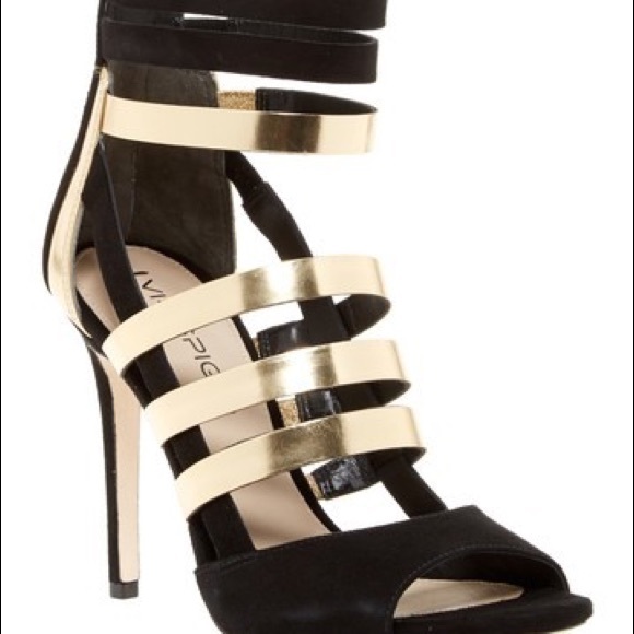 Via Spiga Shoes - NEW Via Spiga Peep Toe Pump | Size 4